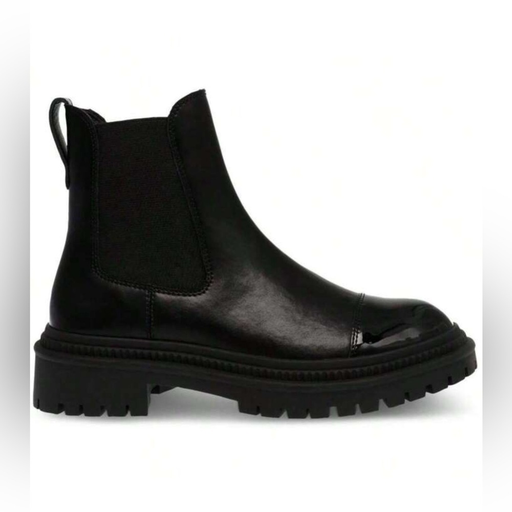 Steve Madden Mayslie Black Leather Boots. Women’s size 6